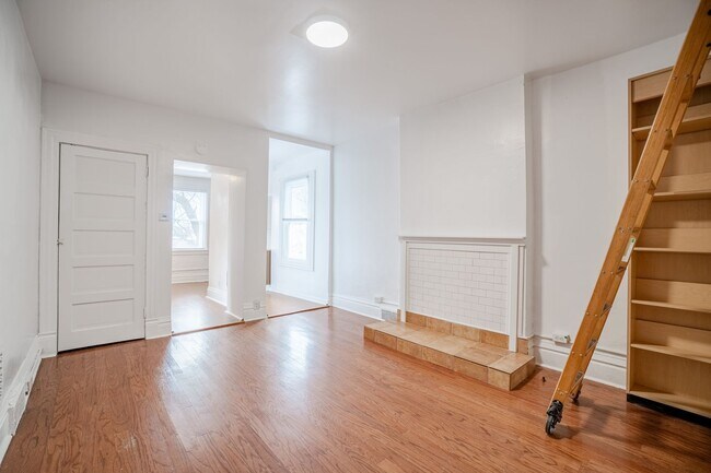 Building Photo - 2230 Tilbury Ave