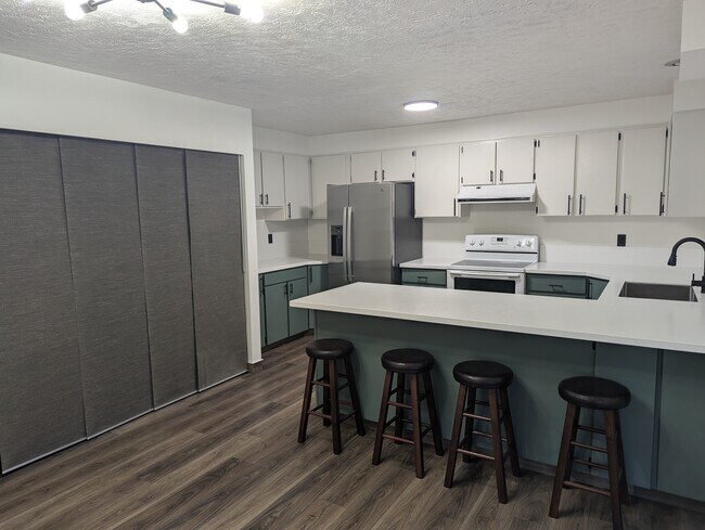 Building Photo - North Ogden Home