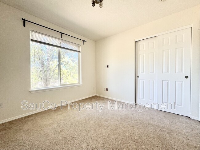 Building Photo - 12405 SW Cady Ln