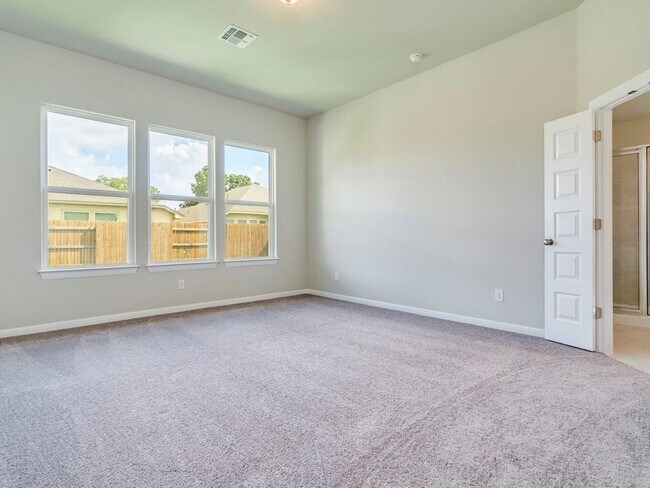 Building Photo - 270 Rimrock Ct