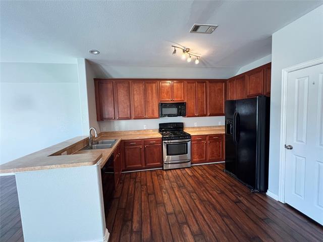 Building Photo - 623 Creekside Dr