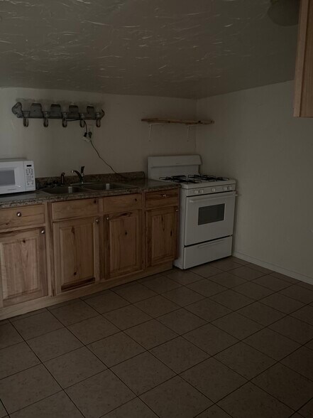 Building Photo - 1110 Wilson St