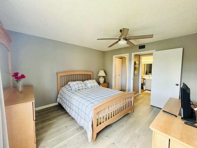 Building Photo - 408 Pine Glen Ln