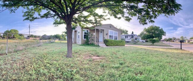 Primary Photo - 1300 Barnes Ave