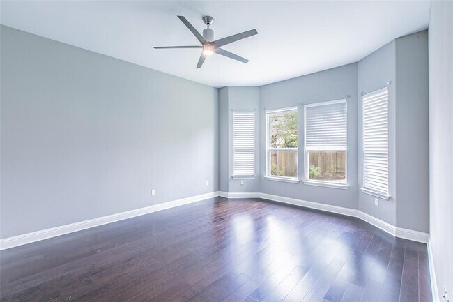Building Photo - 5121 Cornflower Dr