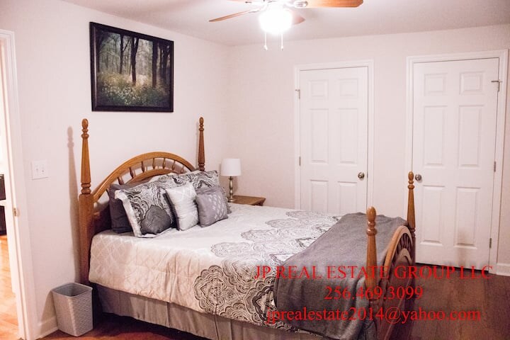 Building Photo - 714 4th Ave SE