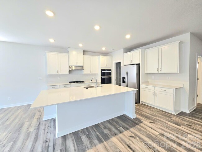 Building Photo - 9957 Mnr Vis Trl