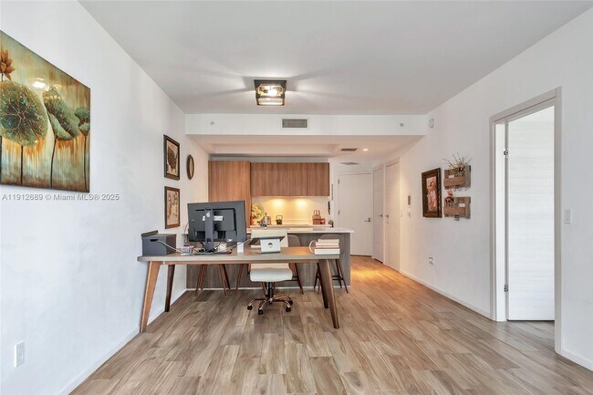 Building Photo - 801 S Miami Ave