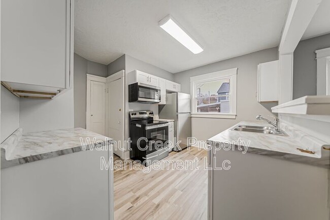 Building Photo - 839 Allison Ave