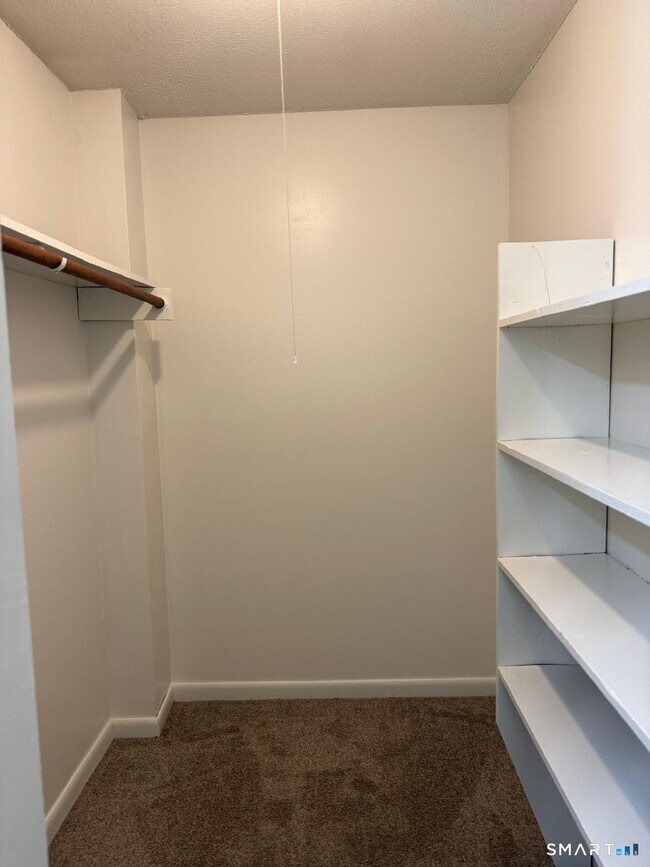 Building Photo - 1274 E Main St