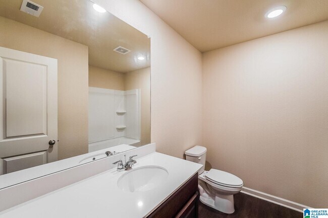 Building Photo - 124 Clover Ln