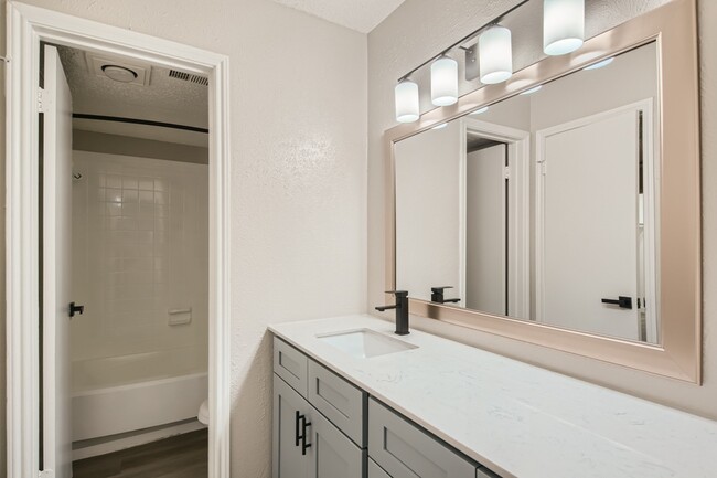 B2 Renovated - 2 Bed 2 Bath - Rise at Highland Meadows