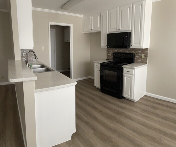 Building Photo - 129 Wildwood Ct