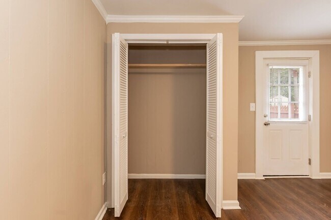 Building Photo - One Bedroom Private Residence
