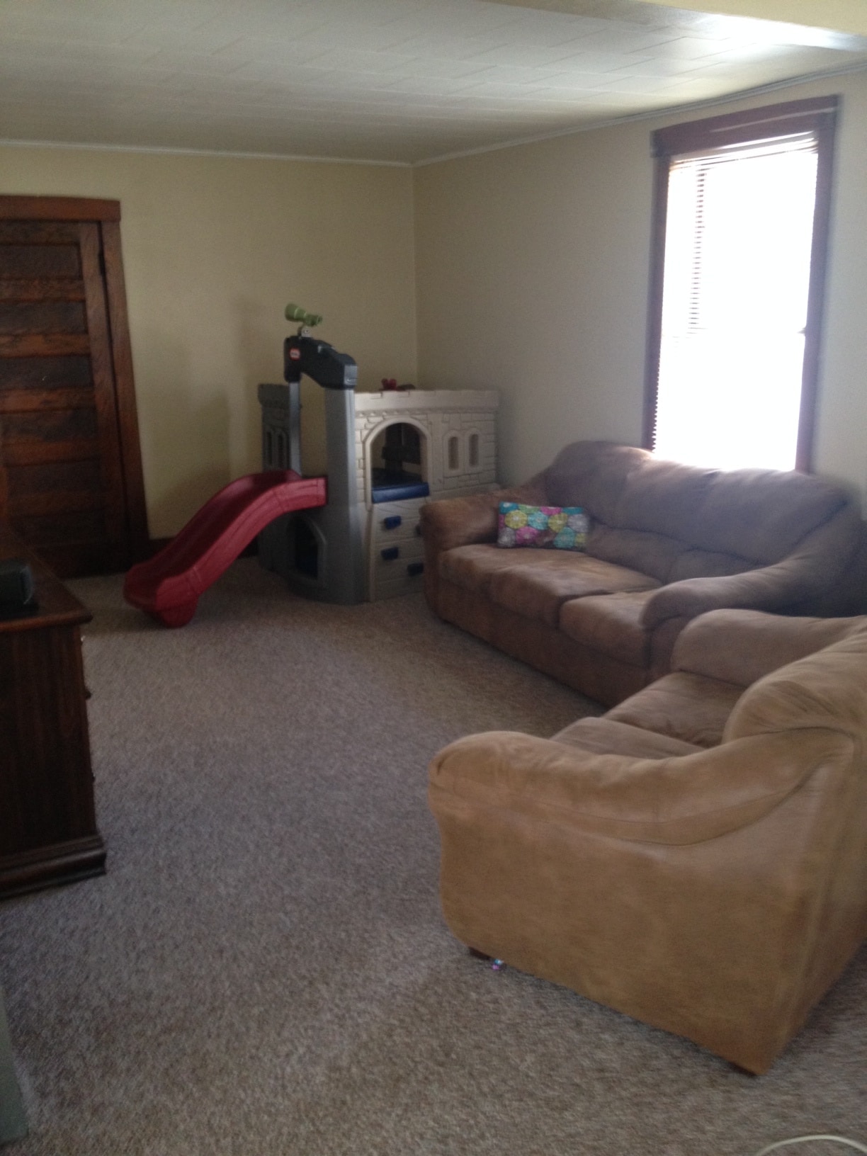 Living room area - 816 W 7th St