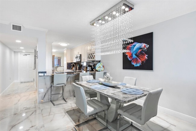 Building Photo - 5167 N Hwy A1A