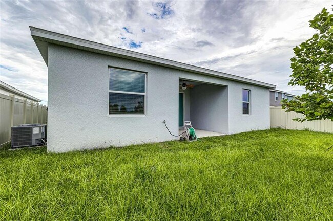 Building Photo - 1228 Tyler Lp