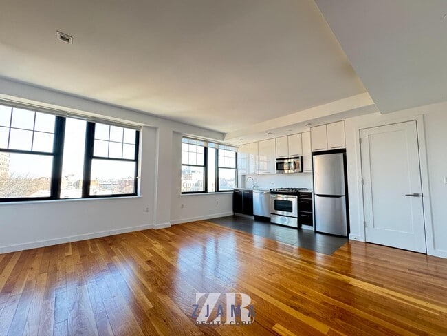 Primary Photo - 123 Parkside Ave