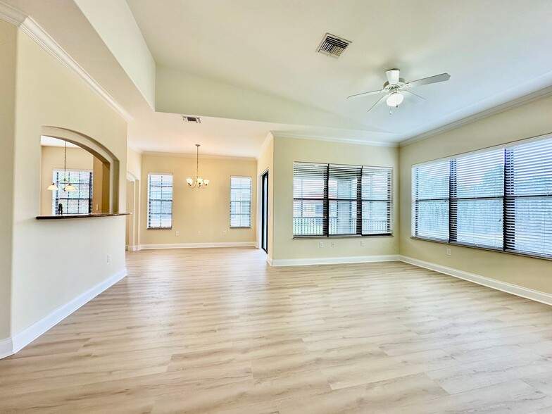 Building Photo - 1303 Verde Dr