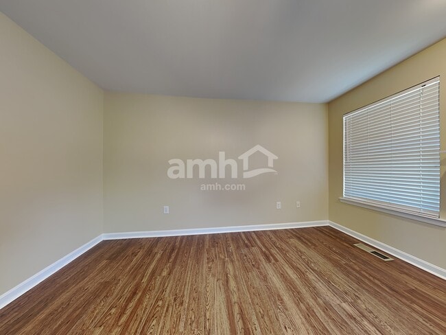 Building Photo - 1081 Riverwalk Court