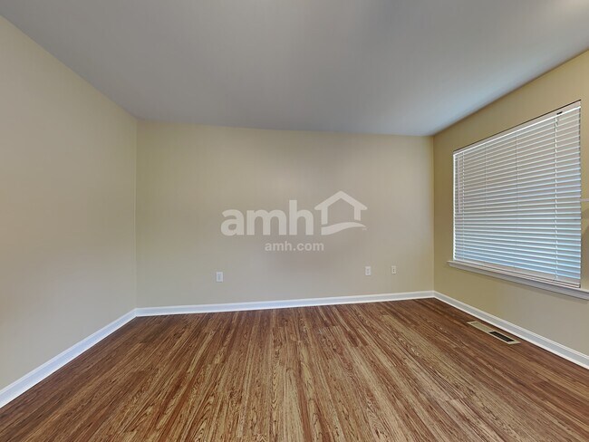 Building Photo - 1081 Riverwalk Ct