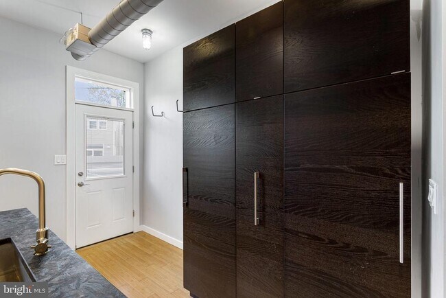 Building Photo - 1311 East Capitol St SE