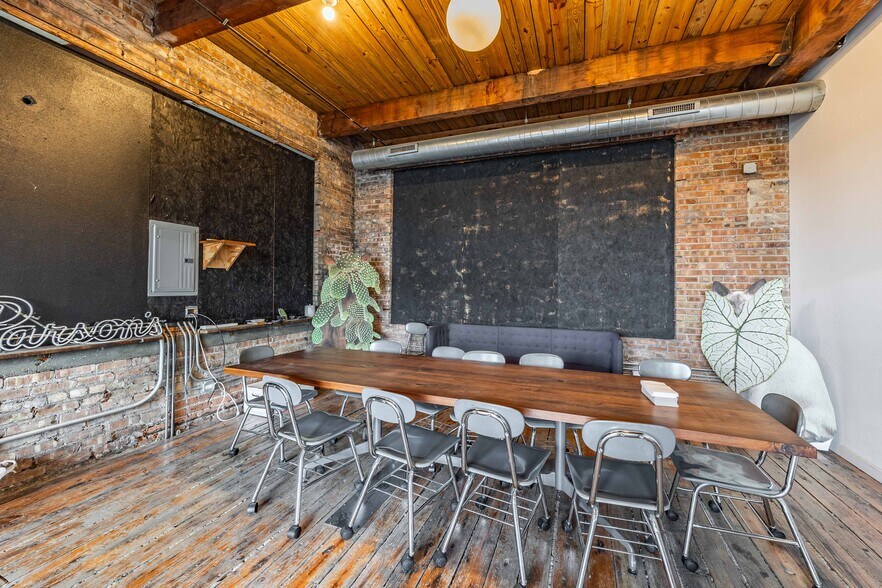 Building Photo - 3124 W Carroll Ave