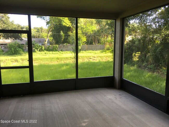 Building Photo - 967 Zambrana St SE