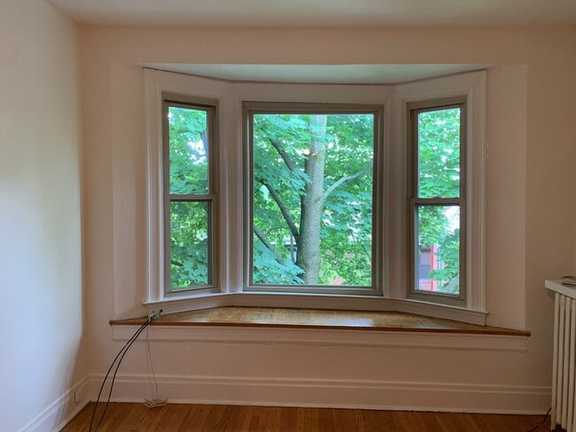 Building Photo - 5542 Fair Oaks St