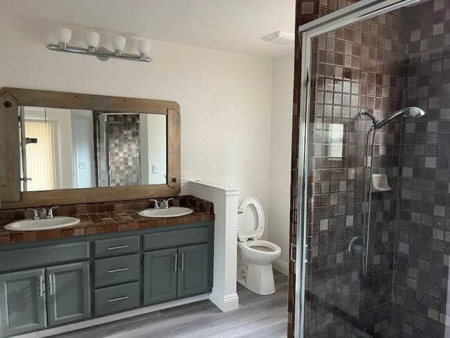 Building Photo - Charming 3-Bed, 2-Bath Home in Desirable G...