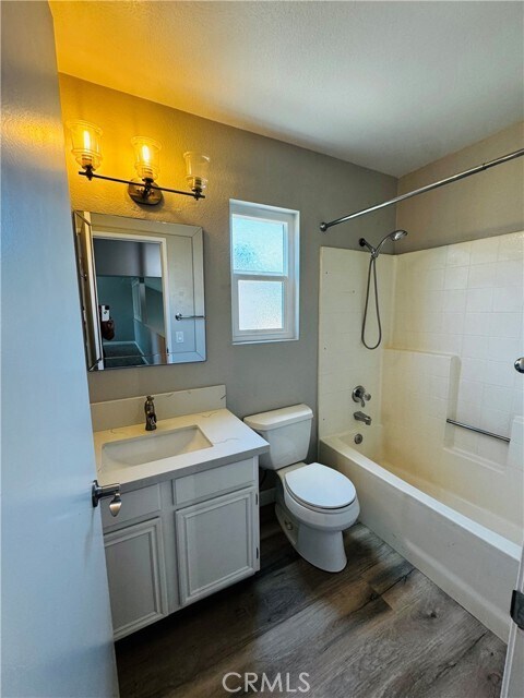 Building Photo - 39780 Oak Cliff Dr