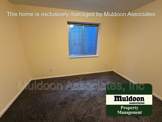 Building Photo - 821 Legend Oak Dr