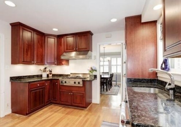 kitchen - 2825 Northampton St NW