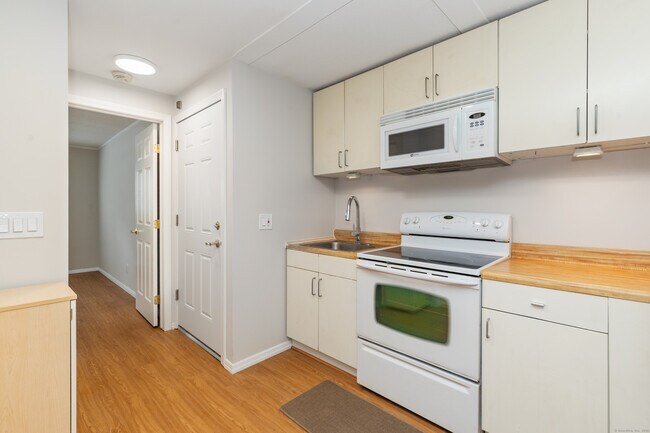 Building Photo - 55 Porter Ave