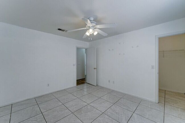 Building Photo - COMING SOON! Spacious 3 Bed 2 Bath home in the Estrella Neighborhood