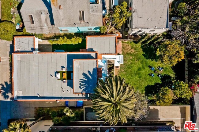 Building Photo - 2416 3rd St