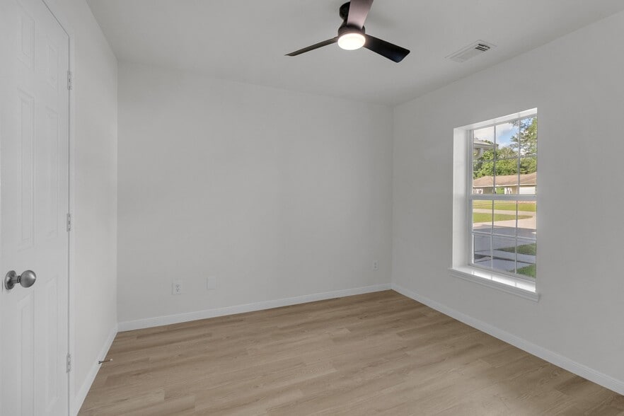 Building Photo - 16413 Danika Oak