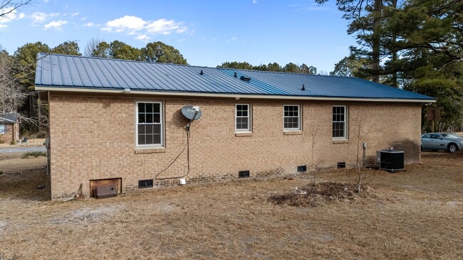 Building Photo - 904 Jennifer Ln