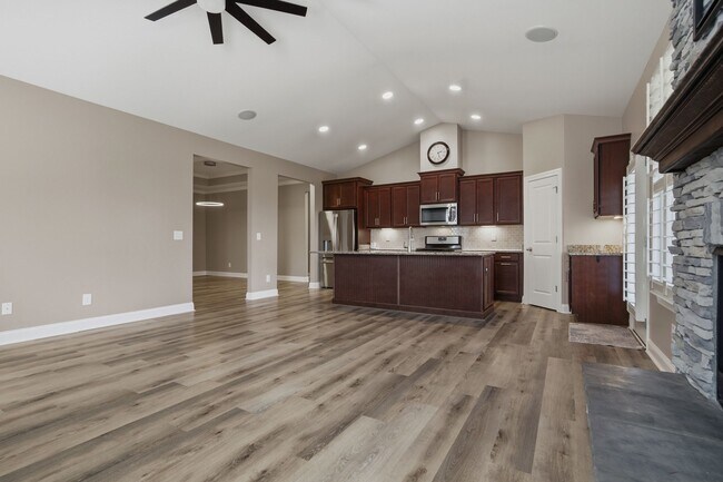 Building Photo - 5036 Winslow Dr
