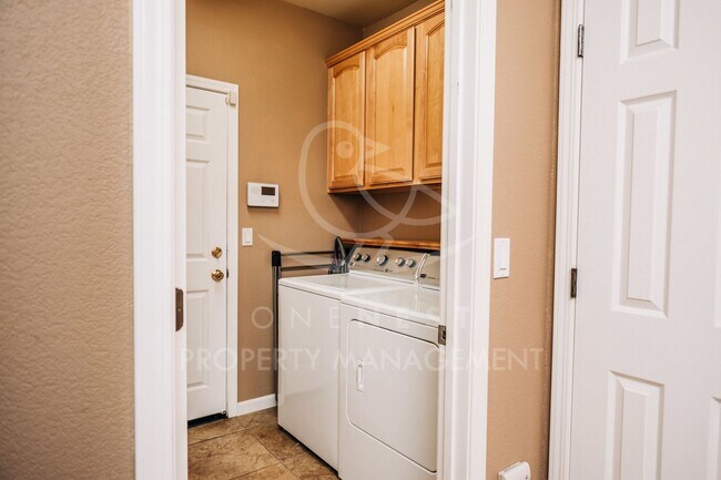 Building Photo - Spacious Home in the Lincoln Crossing Community, walking distance to Lincoln Crossing Elementary