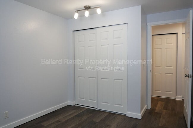 Building Photo - 6116 22nd Ave NW