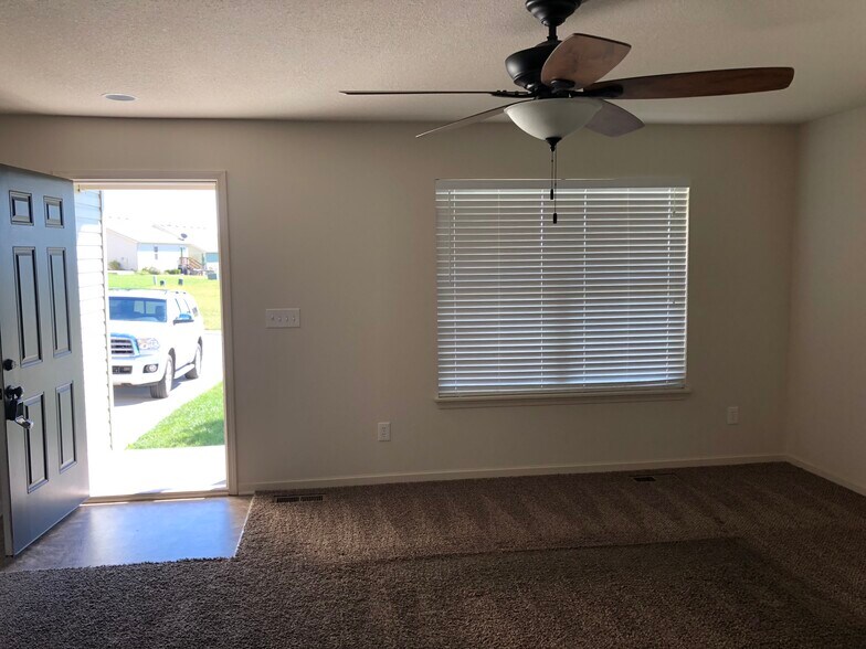 Building Photo - 14259 Oakland Ct
