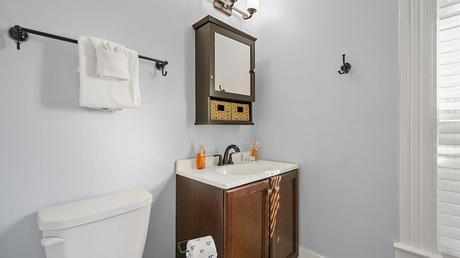 Building Photo - 14 Sanchez Ave