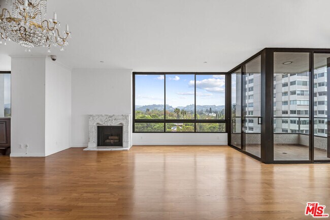 Building Photo - 10350 Wilshire Blvd
