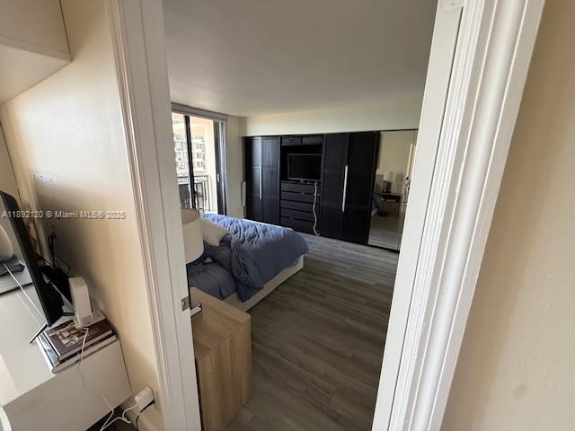 Building Photo - 540 Brickell Key Dr