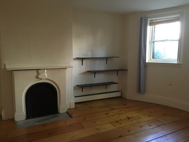 Building Photo - 109 Warren Ave