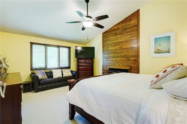 Building Photo - 31 Country Wood Landing