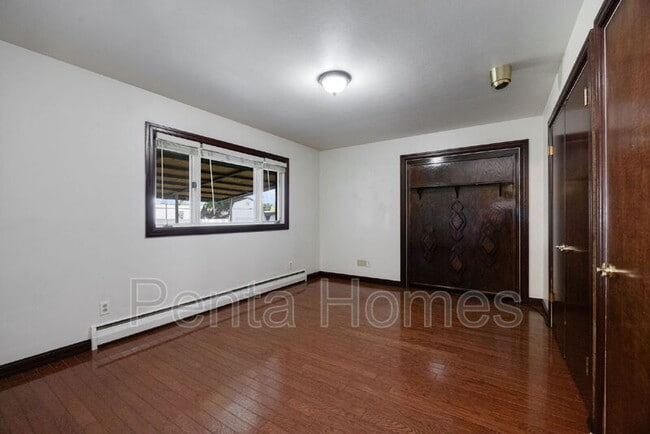 Building Photo - 630 4th St