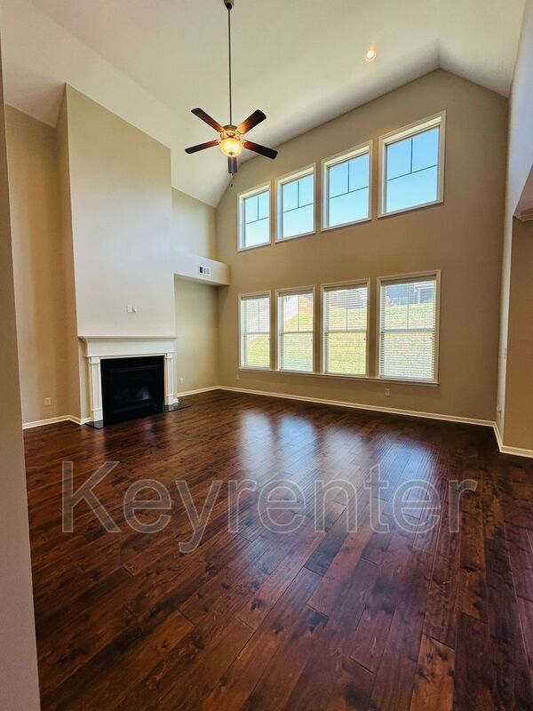 Building Photo - 12183 Inglecrest Ln