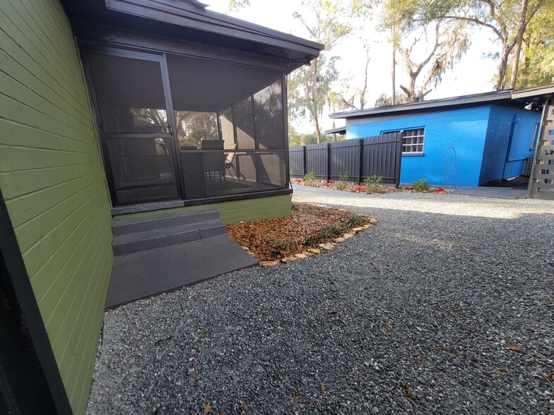 Building Photo - 5321 NE 29th St